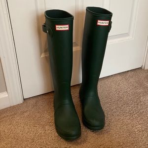 NWOT Hunter Green Size 8 Rain Boots